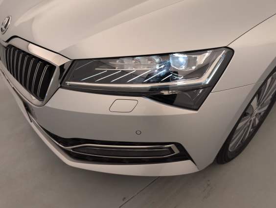 Skoda Superb Combi 2.0 TDI 150 SCR DSG7 BUSINESS Gris Argent