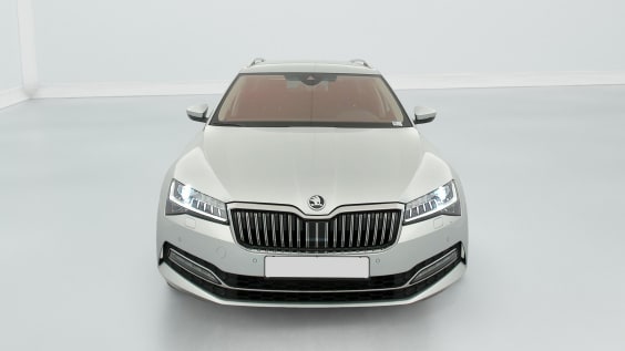 Skoda Superb Combi 2.0 TDI 150 SCR DSG7 BUSINESS Gris Argent