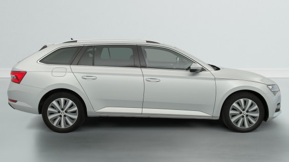 Skoda Superb Combi 2.0 TDI 150 SCR DSG7 BUSINESS Gris Argent