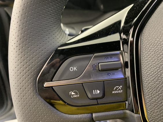 Peugeot 308 NOUVELLE Hybrid 145 e-DCS6 GT Noir Perla Nera