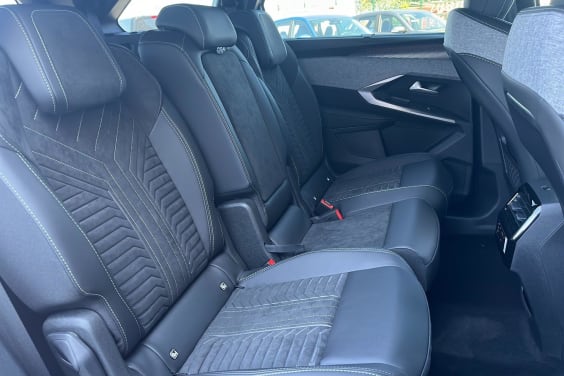 Peugeot 5008 Hybrid 145 e-DCS6 GT Blanc Okénite / Toit Noir