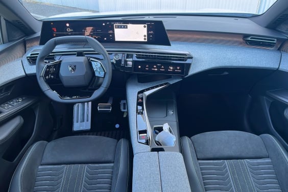 Peugeot 5008 Hybrid 145 e-DCS6 GT Blanc Okénite / Toit Noir