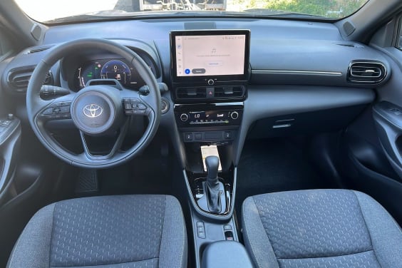 Toyota Yaris Cross Hybride 130h 2WD Design Gris Atlas
