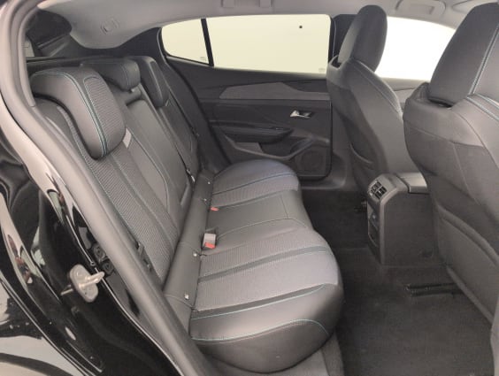 Peugeot 408 Hybrid 145 e-DCS6 Allure Noir Perla Nera