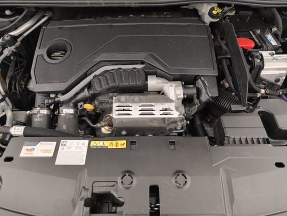 Peugeot 408 Hybrid 145 e-DCS6 Allure Noir Perla Nera