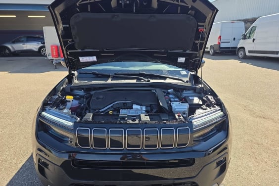 Jeep Avenger 1.2 Turbo T3 110 ch e-Hybrid BVR6 Summit Volcano 