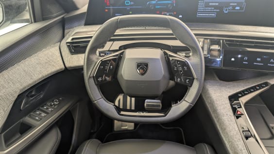 Peugeot 3008 Hybrid 145 e-DCS6 GT Gris Artense / Toit Noir