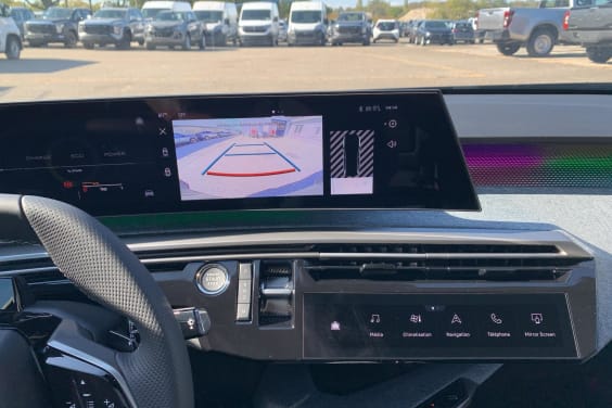 Peugeot 5008 Hybrid 145 e-DCS6 GT Noir Perla Nera