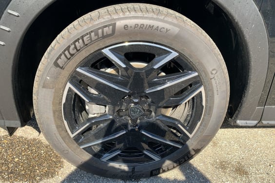 Peugeot 5008 Hybrid 145 e-DCS6 GT Noir Perla Nera