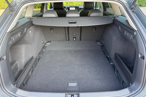 Volkswagen Passat SW IX 1.5 ETSI 150 LIFE PLUS DSG7 Gris Diabase