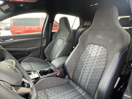 Volkswagen GOLF VIII 1.5 etsi evo2 150 r-line dsg7 Noir