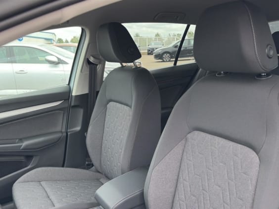 Volkswagen GOLF VIII 1.5 etsi evo2 116 life dsg7 Bleu Glacier