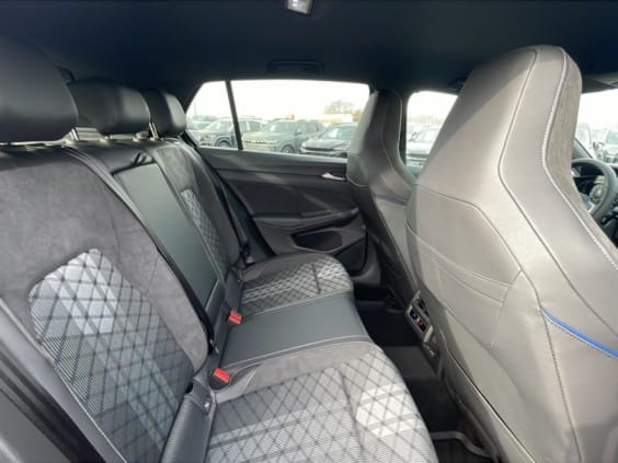 Volkswagen GOLF VIII 1.5 etsi evo2 150 r-line dsg7 Noir