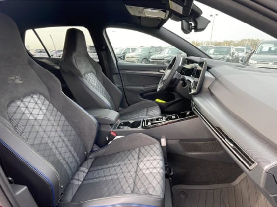Volkswagen GOLF VIII 1.5 etsi evo2 150 r-line dsg7 Noir
