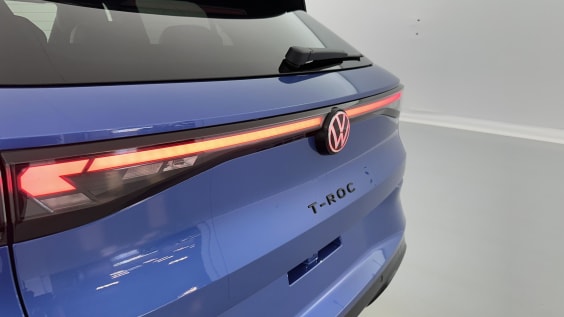 Volkswagen T-roc T-ROC 1.5 eTSI EVO2 Hybrid 150ch R-Line DSG7 Bleu Celeste