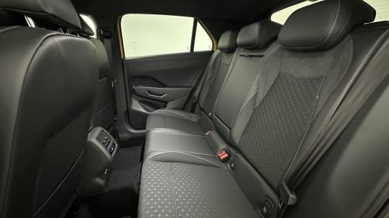 Volkswagen T-roc T-ROC 1.5 eTSI EVO2 Hybrid 150ch R-Line DSG7 Jaune Canary