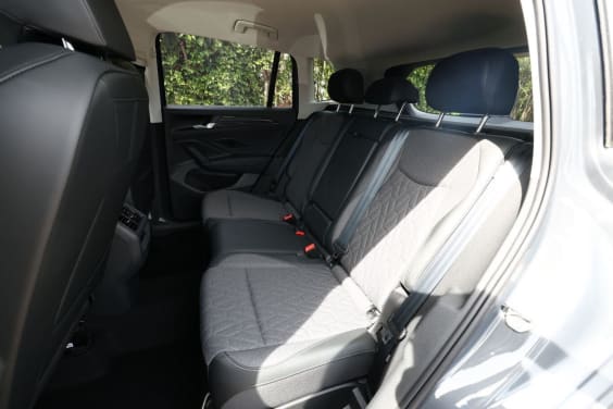 Volkswagen Tiguan 130 DSG Gris