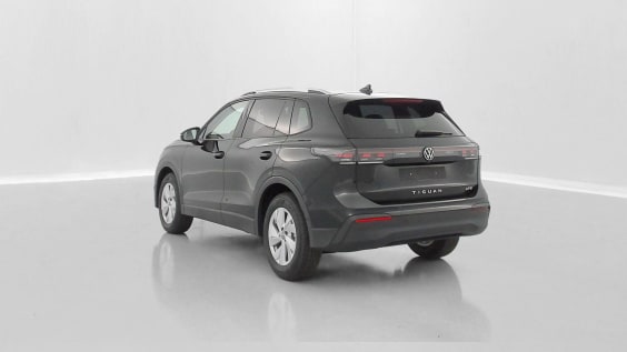 Volkswagen Tiguan Tiguan III 1.5 eTSI 150ch Life Plus DSG7 Noir Mythic