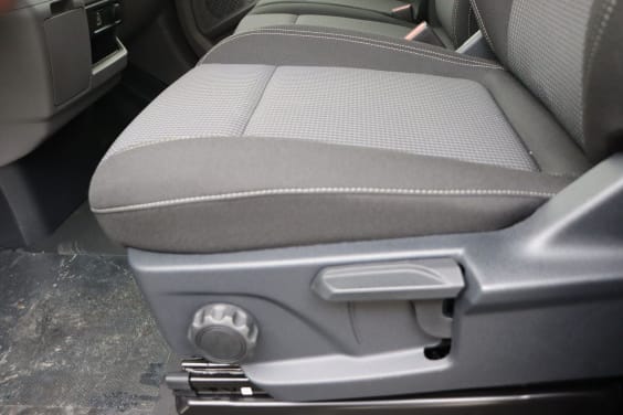 Volkswagen Transporter T7 Fourgon 3100 mm 2,0 TDI 150 hp Aut. Grey