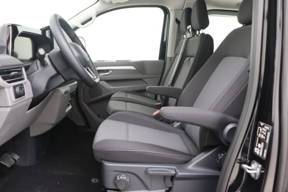 Volkswagen Transporter T7 Double cabine 3500 mm 2,0 TDI 170 hp Aut. Black