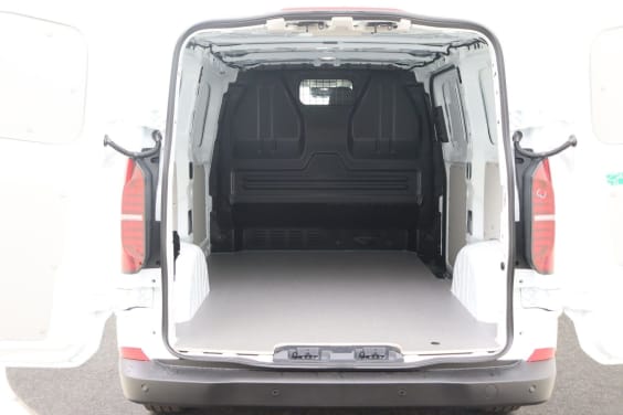Volkswagen Transporter T7 Fourgon 3100 mm 2,0 TDI 150 hp Aut. White