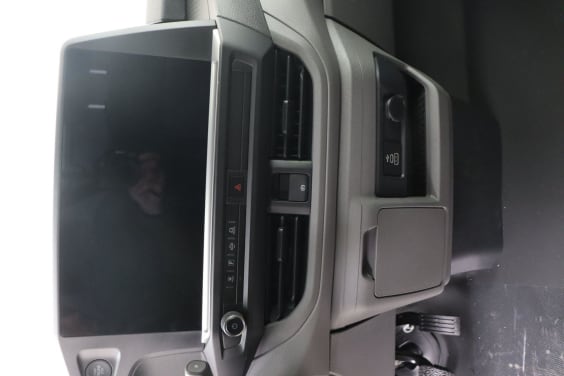 Volkswagen Transporter T7 Fourgon 3100 mm 2,0 TDI 150 hp Aut. Grey