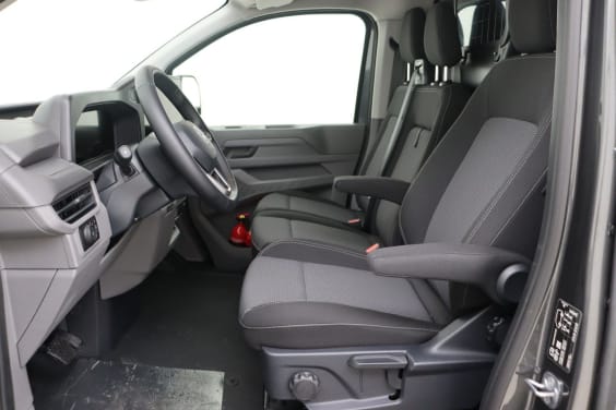 Volkswagen Transporter T7 Fourgon 3100 mm 2,0 TDI 150 hp Aut. Grey