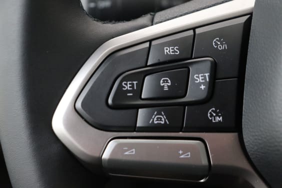 Volkswagen Transporter T7 Double cabine 3500 mm 2,0 TDI 170 hp Aut. Black