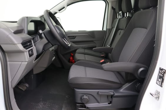 Volkswagen Transporter T7 Fourgon 3100 mm 2.0 TDI 150 hp Aut.8 White