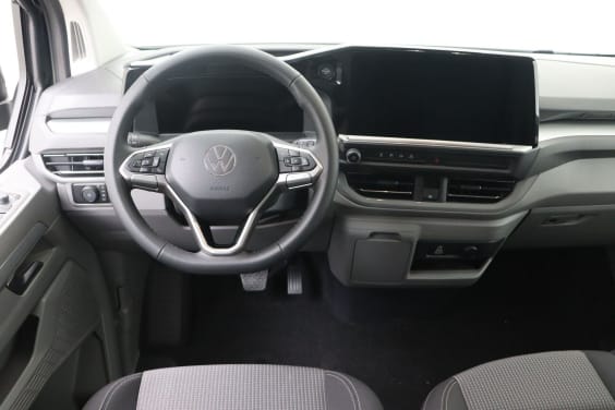 Volkswagen Transporter T7 Double cabine 3500 mm 2,0 TDI 170 hp Aut. Black