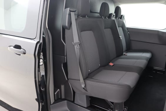 Volkswagen Transporter T7 Double cabine 3500 mm 2,0 TDI 170 hp Aut. Black