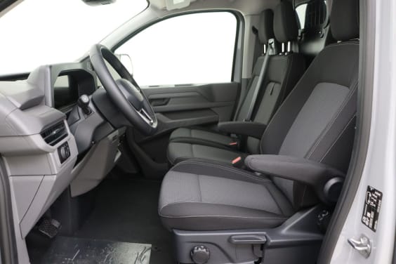 Volkswagen Transporter T7 Fourgon 3100 mm 2,0 TDI 150 hp Aut. Grey
