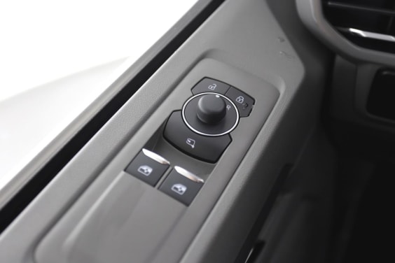 Volkswagen TRANSPORTER PROCAB L1H1 2.0 TDI 170 BVA8 BUSINESS Midnight Black