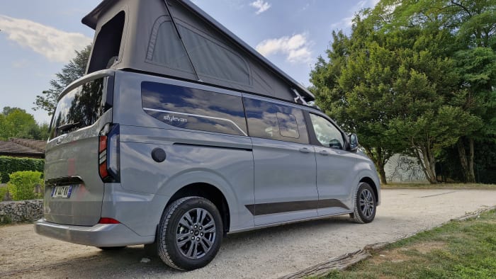 Stylevan Emotion Belize 2025 le van amenage tout confort Starterre
