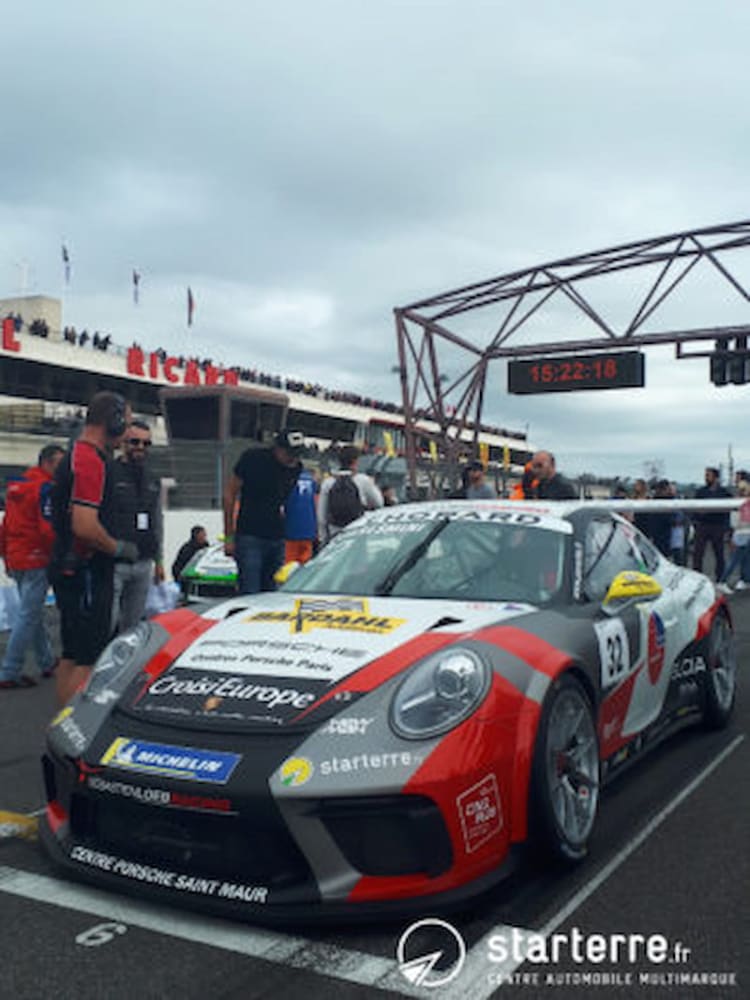 La 911 GT3 de Gianmarco Quaresmini sur la grille de départ au Circuit du Castellet