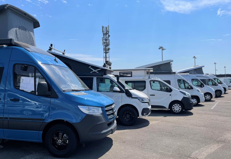 Un large choix de vans et fourgons aménagés pour tous les besoins