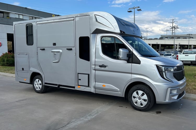 camion ameline 5 places vu de côté