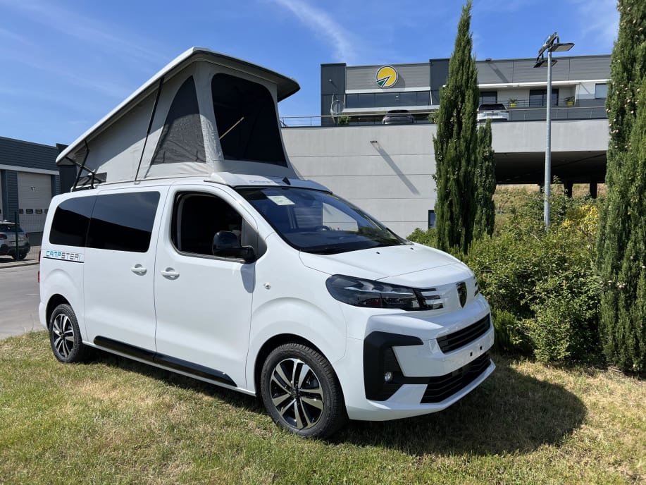 Pössl CAMPSTER PEUGEOT TRAVELLER - 2.0 L - - 180 CV - EAT8 Blanc