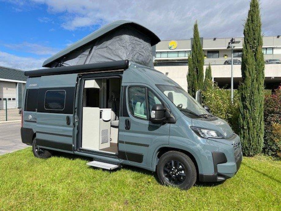 Hymer Camper Vans FREE 600 CAMPUS FIAT DUCATO 2.2L - 140 CV - BVM Gris Campovolo
