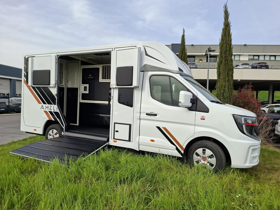 Ameline HARAS 5 PLACES RENAULT MASTER -  DCI 170 CV - 2.0 L - L4 -  BVA Blanc