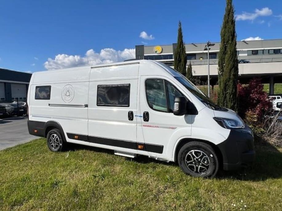 Campérêve MAGELLAN 746 PEUGEOT BOXER 2.2 L - 140 CV - BVA Blanc