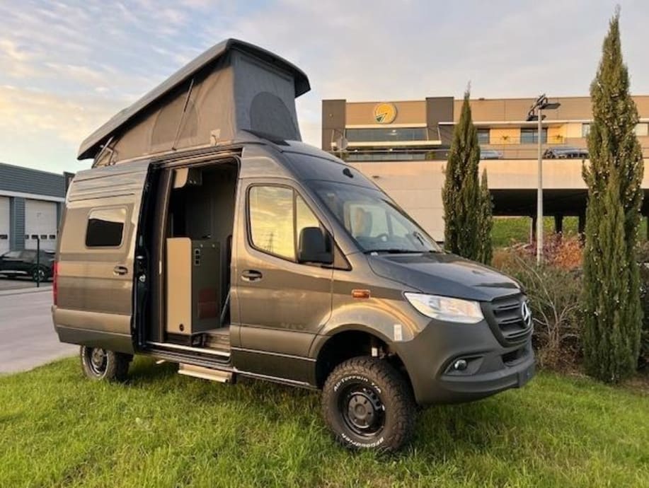 Hymer Camper Vans Grand Canyon S MERCEDES SPRINTER 4Matic  419 CDI 190 CV BVA 4x4 Gris Tenorite