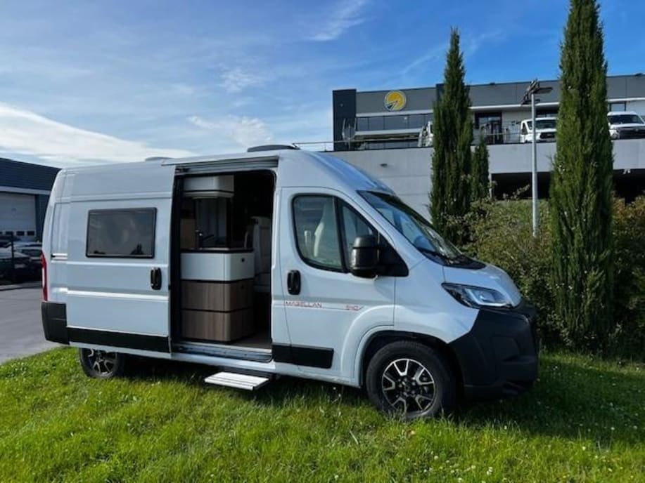 Campérêve magellan 540 PEUGEOT BOXER 2.2 L - 140 CV  BVM Blanc