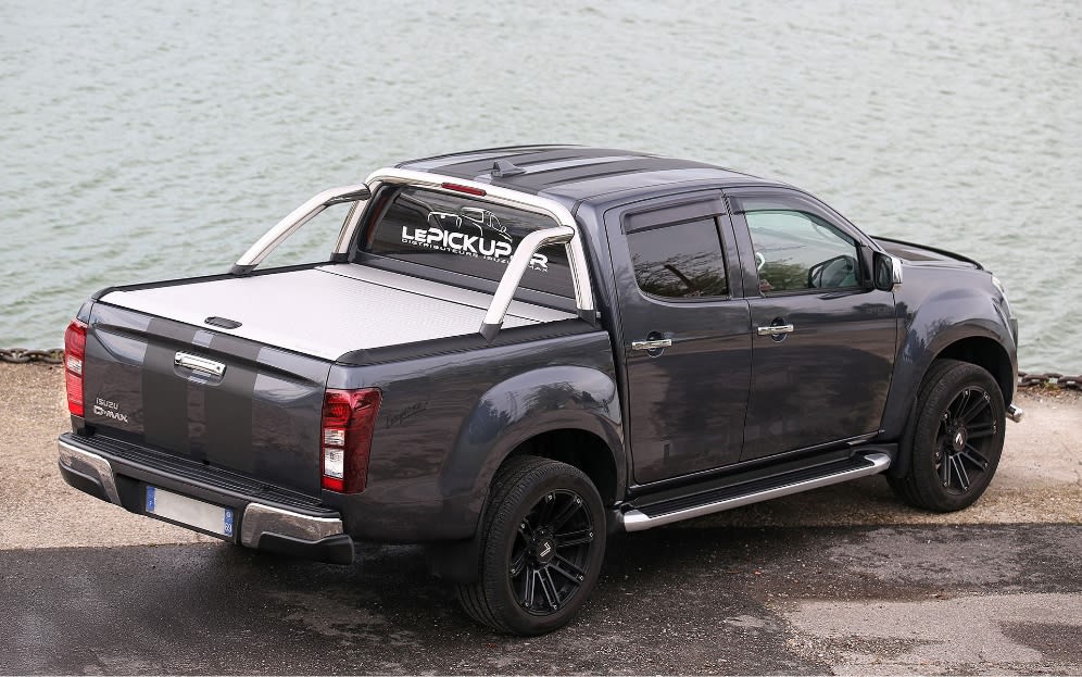 le rideau de benne du pick-up Dmax