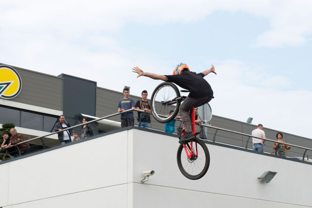 Démonstration de VTT freestyle chez Starterre Lyon